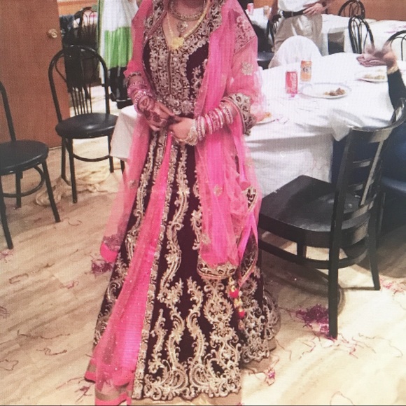 Indian dress - Picture 1 of 2